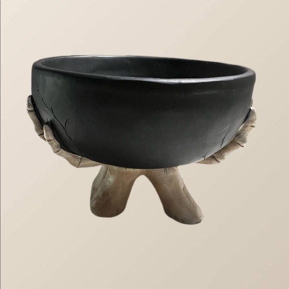 Skeletons hand candy bowl - Picture 3 of 5